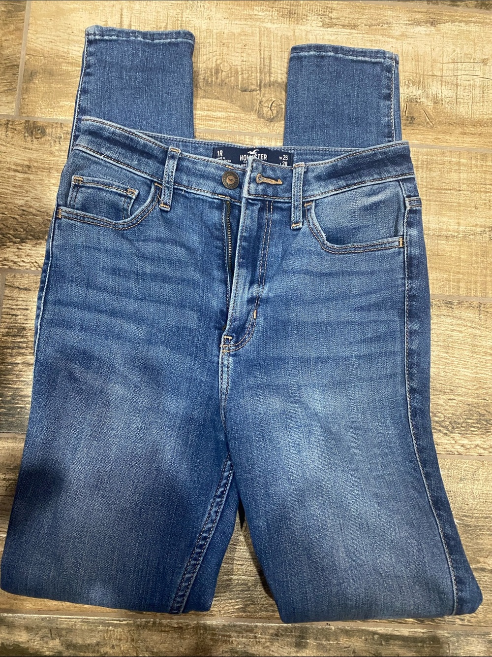 Hollister Women’s Skinny Jeans - Mid Blue Wash